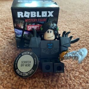 ROBLOX Monster Island Hallowed Chestplate figure + UNUSED DITAL CODE token